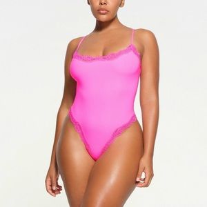 Like New SKIMS Fits Everybody Lace Cami Bodysuit